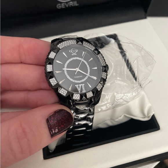 NEW $3,000 retail NIB Black Diamond Watch LOOK
Women’s GV2 Venice - Picture 9 of 11